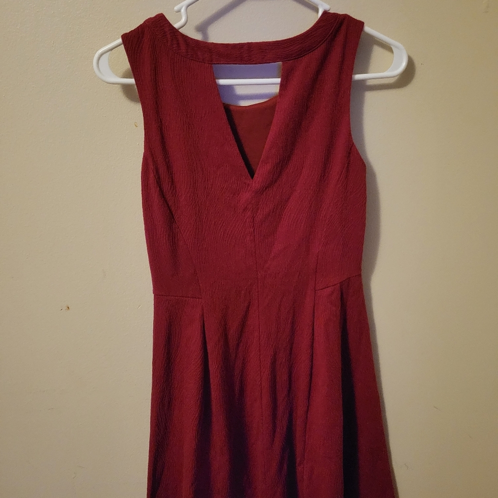 (B) Lauren Conrad Sleeveless fit and flare dress - Picture 5 of 6